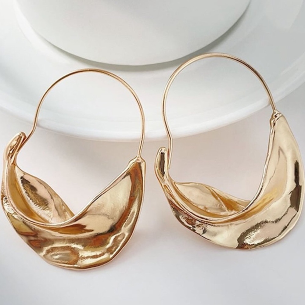 ✨3/$38 New Anthropologie Fulani Twist Hoop Earrings ~ Crescent Hoops Metallic - Picture 11 of 14